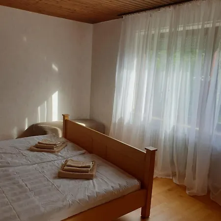 Appartement Haus Thea Bei Stuttgart à Leonberg Extérieur photo